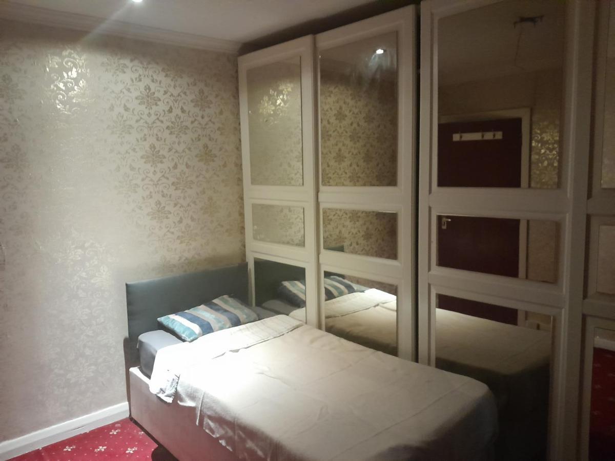 Lovely 1-Bed Studio In London Apartman Kültér fotó