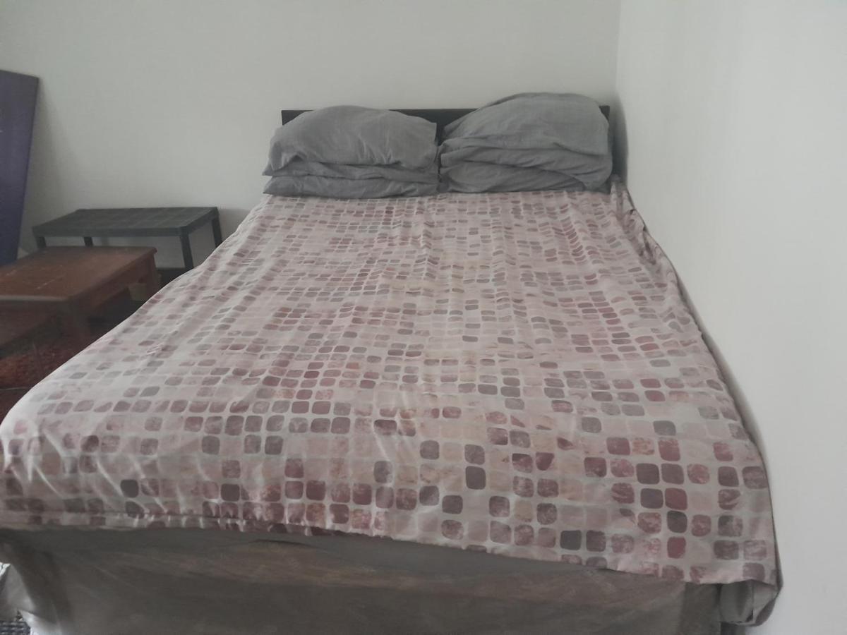 Lovely 1-Bed Studio In London Apartman Kültér fotó