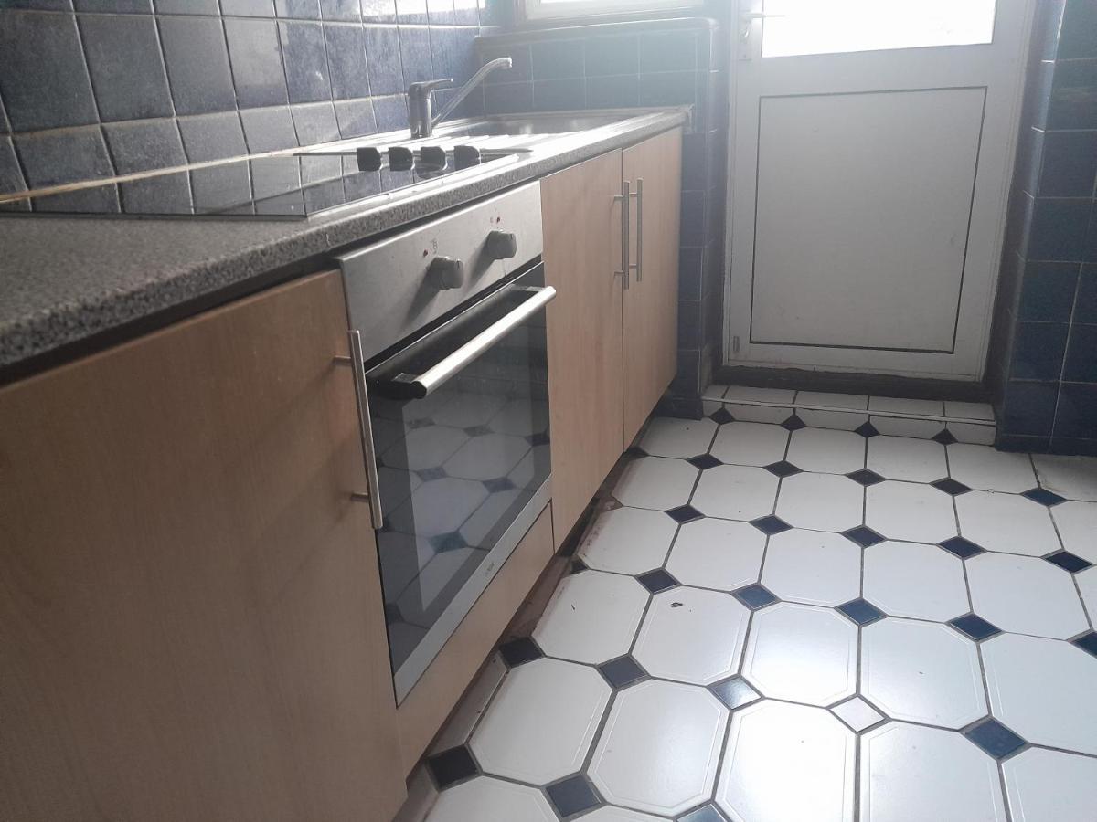 Lovely 1-Bed Studio In London Apartman Kültér fotó