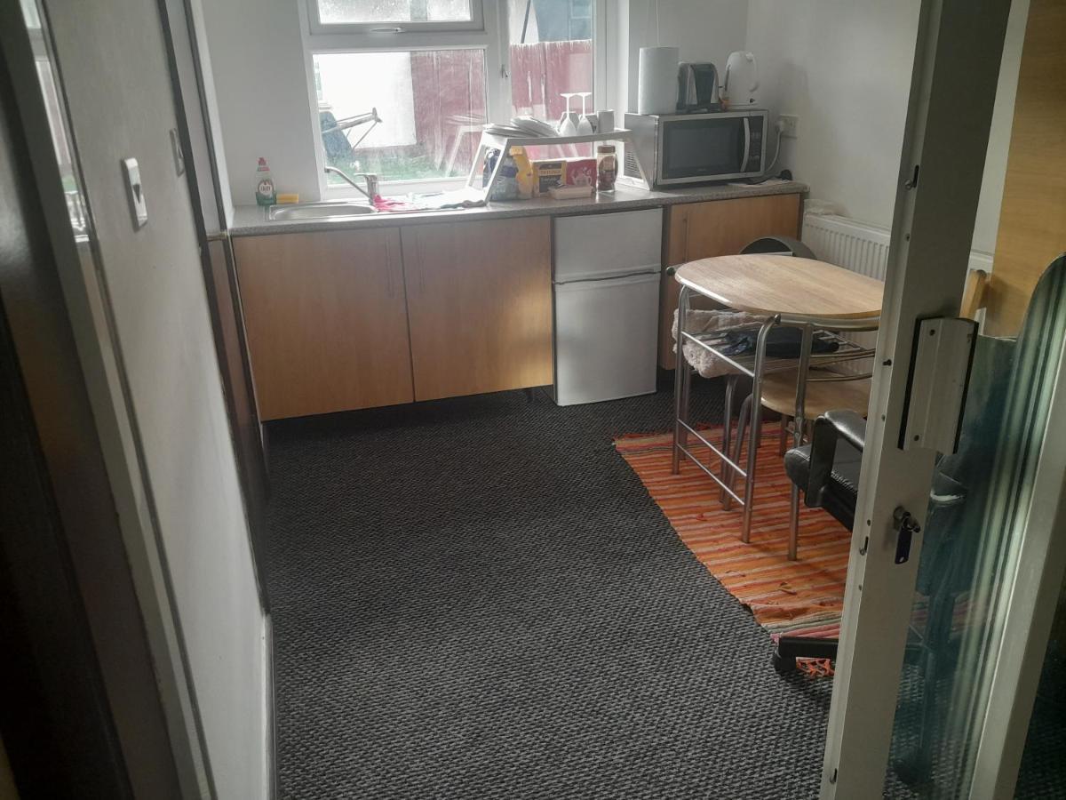 Lovely 1-Bed Studio In London Apartman Kültér fotó